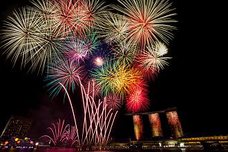 Haga clic en la imagen para ver una versión más grande

Nombre:	fireworks_by_nuic-d4gmrfr.jpg
Visitas:	1
Size:	348,9 KB
ID:	173829
