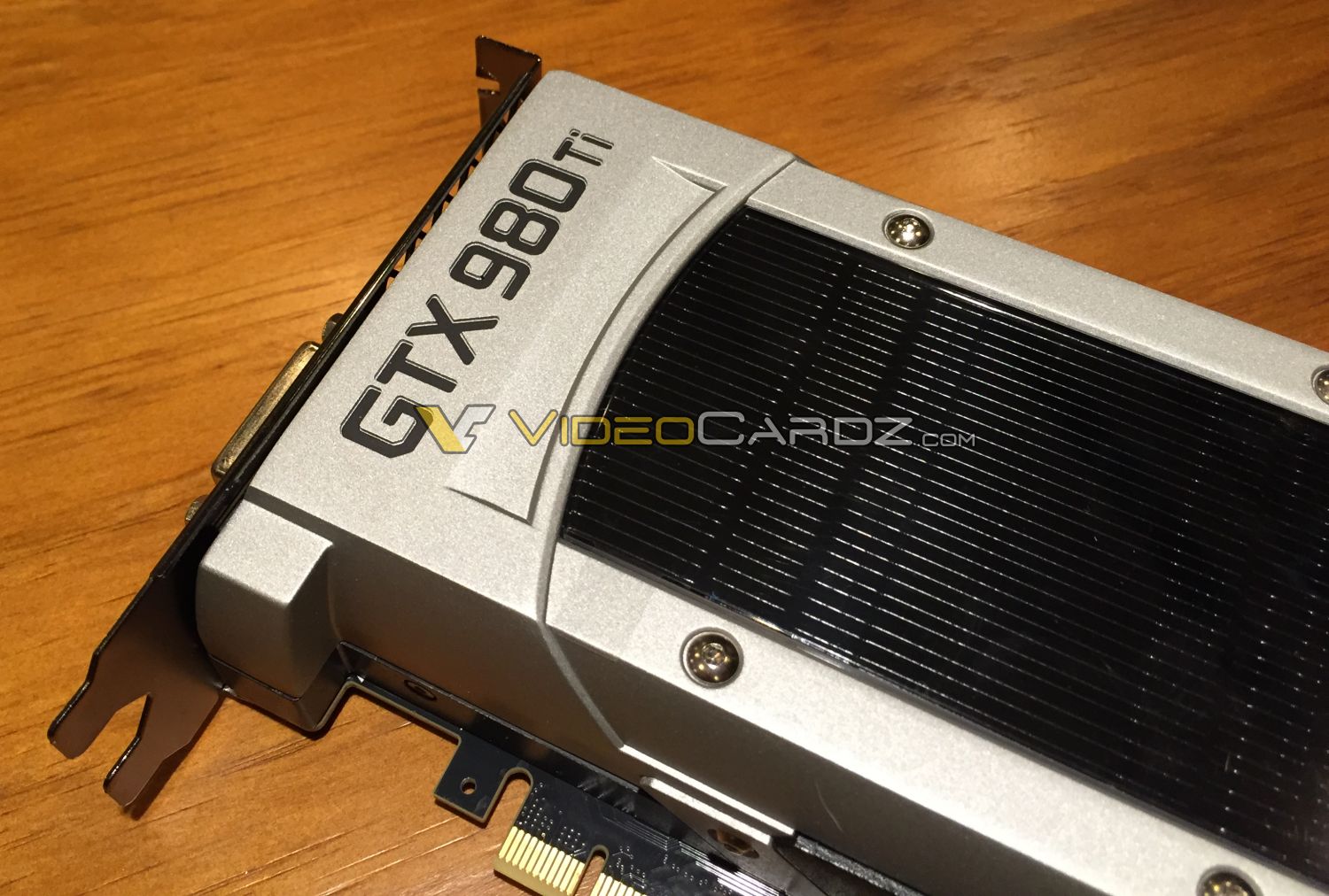 Haga clic en la imagen para ver una versión más grande

Nombre:	NVIDIA-GeForce-GTX-980-Ti-VideoCardz-Com.jpg
Visitas:	297
Size:	248,7 KB
ID:	197998